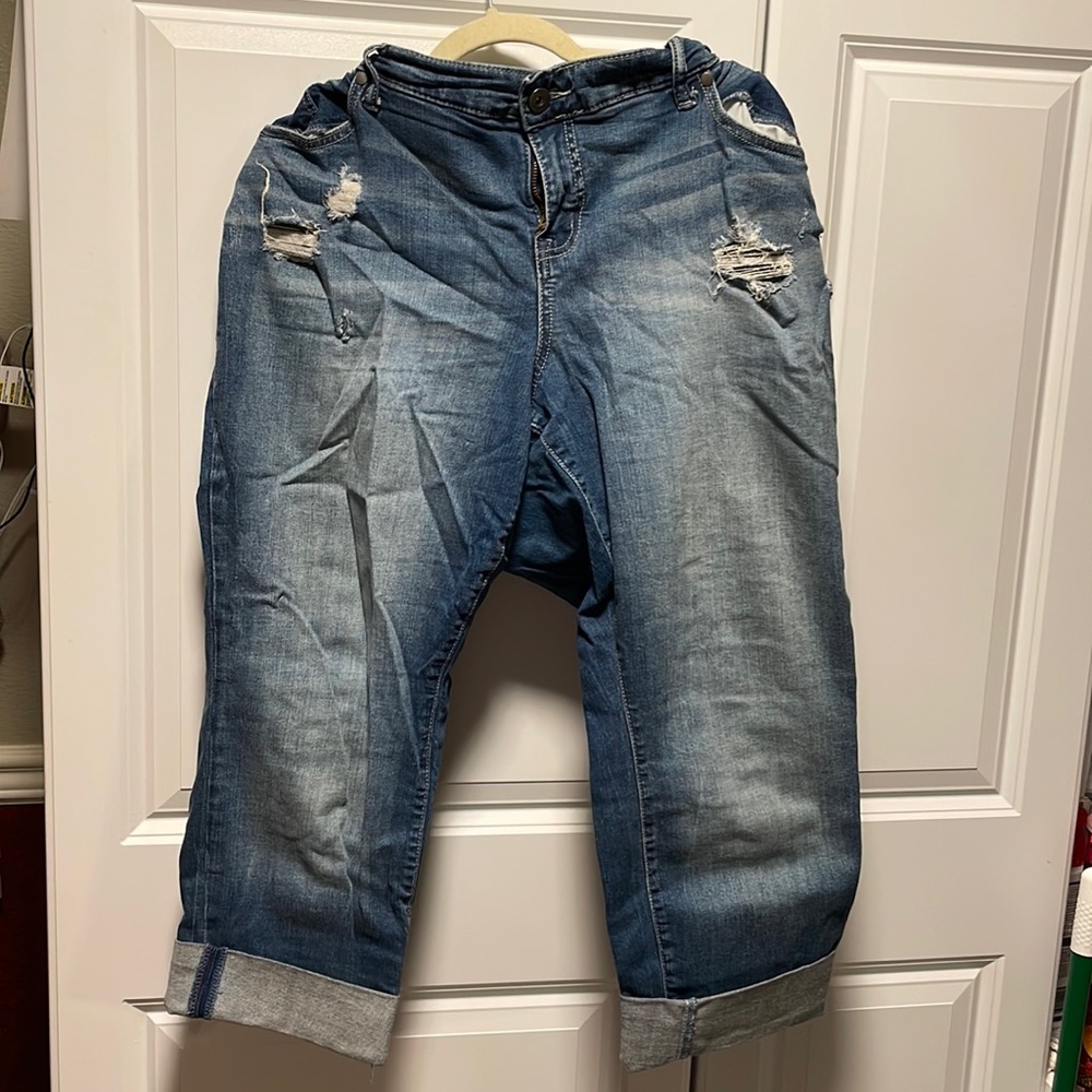 Torrid distress boyfriend capri